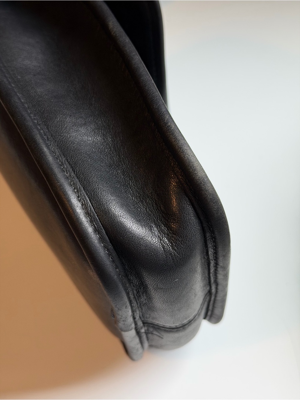 Vintage 1995 Coach Small Sidepack in Black Leather - Made in the USA - Picture 8 of 15